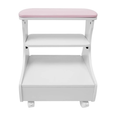 Móvel auxiliar branco com tampo almofadado cor-de-rosa e rodas