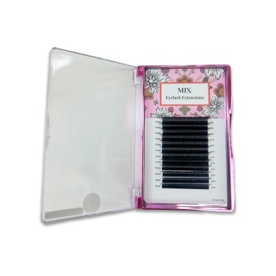 Estojo rosa com extensões de pestanas pretas e rótulo MIX Eyelash Extensions
