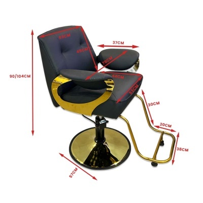Cadeira preta com detalhes dourados e medidas indicadas em vermelho