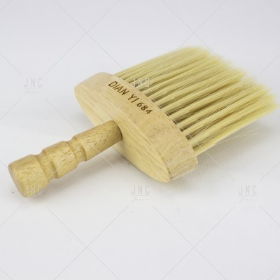 Pincel largo de madeira com cerdas naturais e texto 'DIAN YI 684'