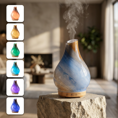 Difusor de aromaterapia em cerâmica azul e castanha com base de madeira, emitindo vapor