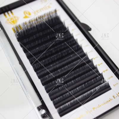 Conjunto de pestanas postiça preta em caixa de plástico