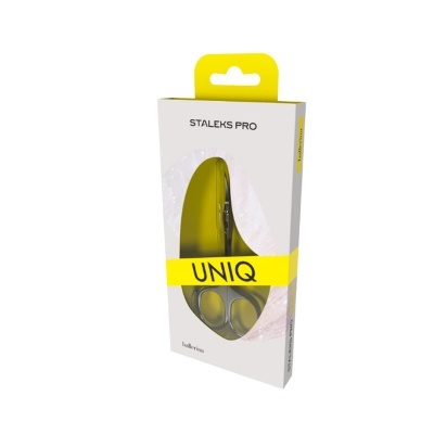 Embalagem branca e amarela com tesoura metálica STALEKS PRO UNIQ