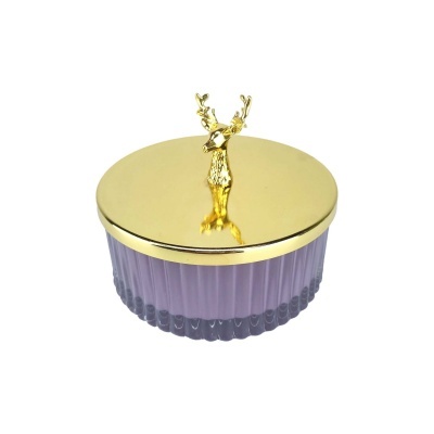 recipiente redondo lilás com tampa dourada e veado