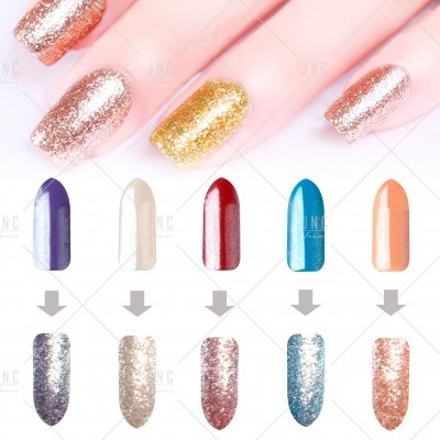 Unhas com verniz cintilante em várias cores e amostras de verniz brilhante