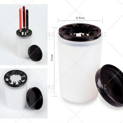 Recipiente branco cilíndrico com tampa preta para canetas