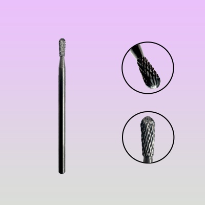 Broca ou fresa metálica preta com superfície de corte texturizada em fundo lilás