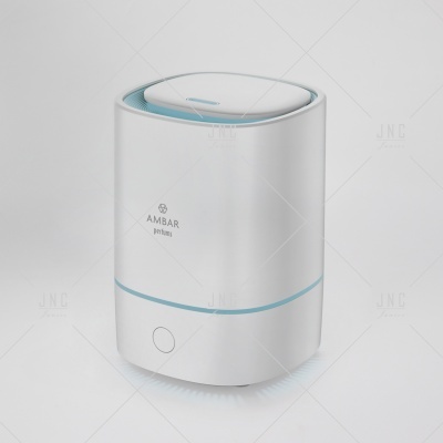 Humidificador branco cilíndrico com detalhes azuis e texto AMBAR pratum