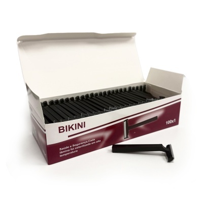 Caixa com lâminas de barbear descartáveis pretas e uma lâmina fora da caixa