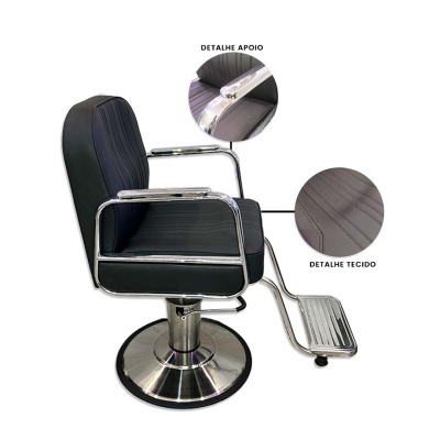 Cadeira de barbeiro preta com base e apoios cromados e detalhes do tecido e apoio de braços.