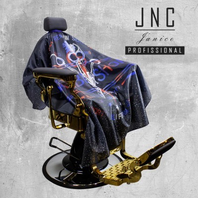 Capa de barbeiro preta com padrões e cadeira de barbeiro dourada