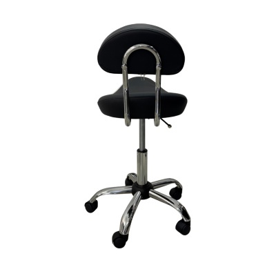 Cadeira de escritório preta e cromada com rodas