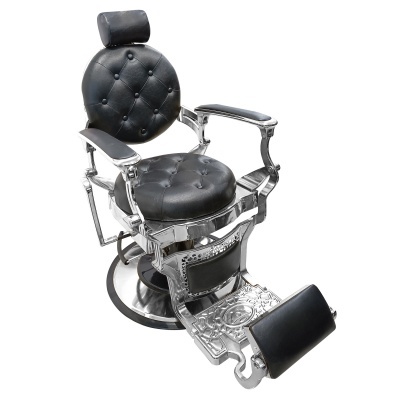 Cadeira de barbeiro preta com estofos em couro e estrutura metálica cromada