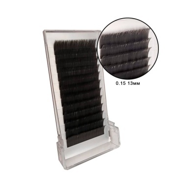 Conjunto de pestanas postiças pretas em camadas numa base de plástico transparente com texto 0.15 13MM