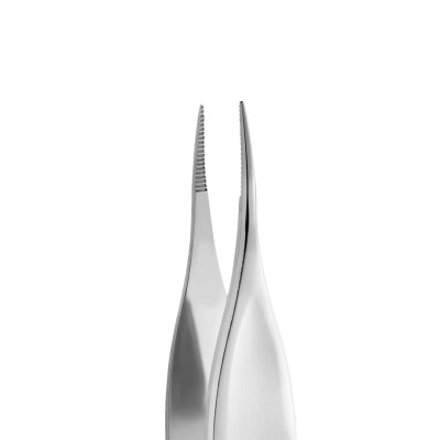 Close-up das pontas de duas pinças metálicas prateadas.