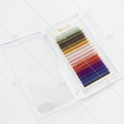 Estojo plástico com amostras de fios coloridos em degradê