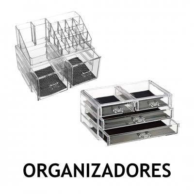 Dois organizadores transparentes de acrílico com gavetas e divisórias, sobre fundo branco e texto ORGANIZADORES.