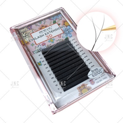 Conjunto de extensões de pestanas 3D pretas em embalagem transparente com texto e fundo floral