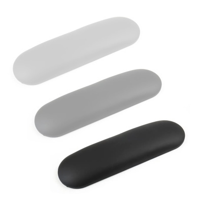 Três apoios de pulso para teclado em branco, cinzento e preto com forma alongada