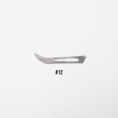 Lâmina de bisturi metálica com número #12