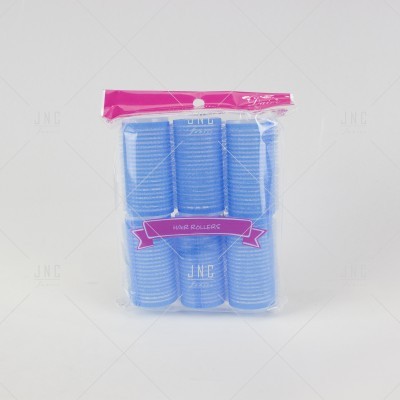 Pacote com seis rolos de cabelo azuis em embalagem plástica transparente