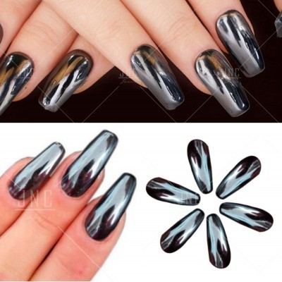Unhas postiças cromadas em preto e prata, acabamento brilhante e formato longo quadrado