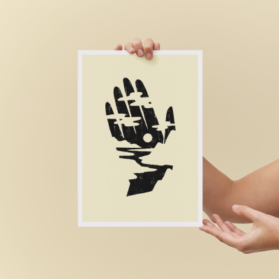 Poster com impressão preta de mão estilizada em fundo bege claro