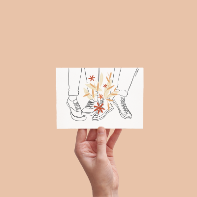 Ilustração minimalista de três pares de pés com flores no meio.