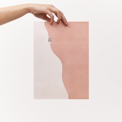 Poster abstrato rosa e bege com silhueta feminina