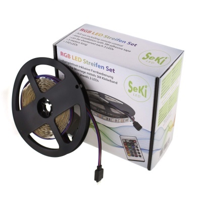 Conjunto fita LED RGB com rolo preto e caixa branca SeKi LED