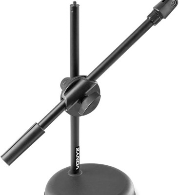 Suporte para microfone preto com base redonda e braço ajustável