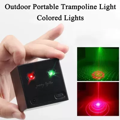 Dispositivo compacto preto com luzes vermelha e verde e entrada USB tipo C