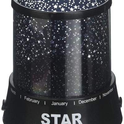 Projetor Star Master preto com padrões de estrelas brancas