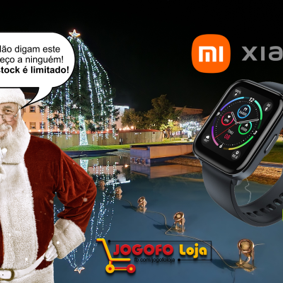 Relógio inteligente Xiaomi com Pai Natal e decoração de Natal à noite