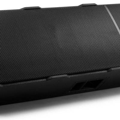 Coluna ou altifalante profissional preto em fundo branco