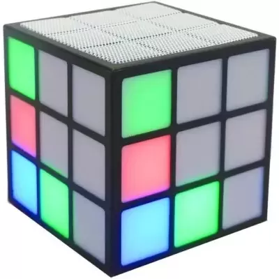 Cubo luminoso tipo Rubik com luzes coloridas em padrão quadriculado.