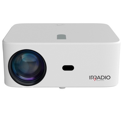 Projetor branco com lente grande redonda e logo IRRADIO