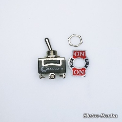 Interruptor de alavanca metálico com placa identificadora ON OFF.