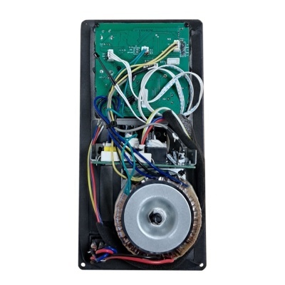 Dispositivo eletrónico com placa de circuito e motor circular