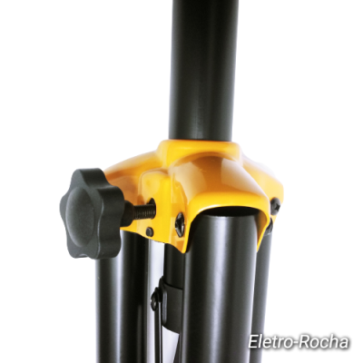 Peça de fixação amarela em estrutura tubular preta com punho de ajuste preto