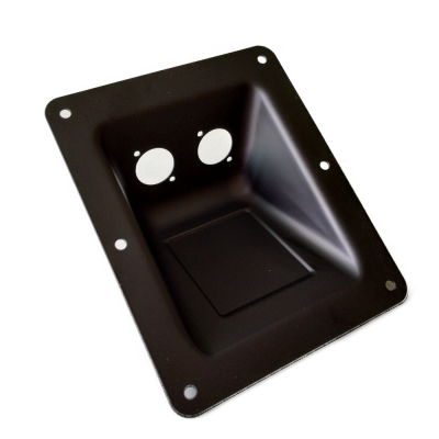 Caixa de montagem preta em metal com orifícios sobre fundo branco