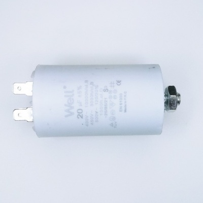 Condensador eletrolítico cilíndrico branco com texto cinza e parafuso metálico