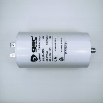 Condensador branco CBCGQ 45uF 450VAC com terminais metálicos e rosca