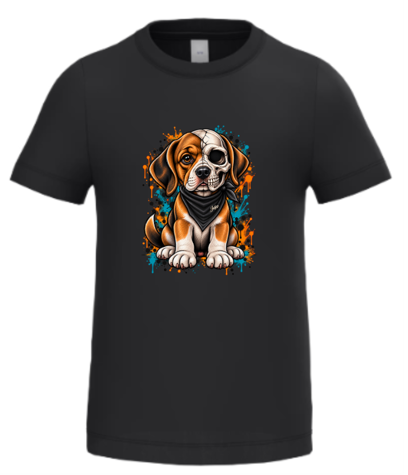 T-shirt preta com desenho de cão beagle metade rosto normal metade crânio