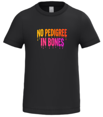 T-shirt preta com texto colorido dripping no peito