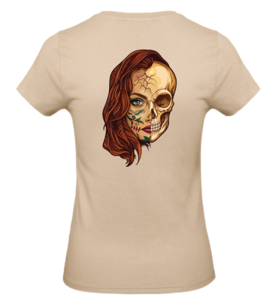 T-shirt bege com estampa de meio rosto de mulher e meio caveira nas costas