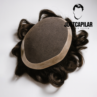 Sistema capilar com base de tecido castanho e cabelo ondulado castanho escuro