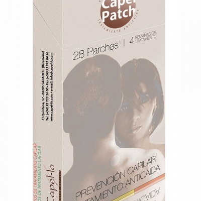 Embalagem branca de tratamento capilar Caper Patch com texto em espanhol e imagem de mulher