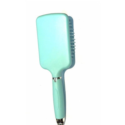 Escova de cabelo tipo raquete azul claro com cabo e cerdas curtas