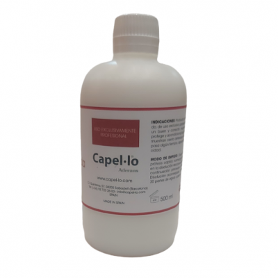 Frasco branco de 500 ml com rótulo de produto Capel-lo Adenomas, uso profissional.